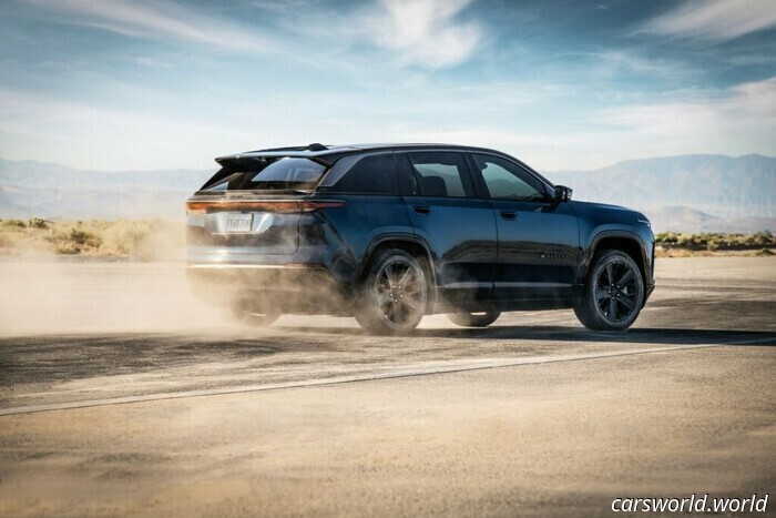 Algunos Charger Daytona y vehículos eléctricos de Jeep pueden moverse con la transmisión en "P" y eso no es una característica | Carscoops